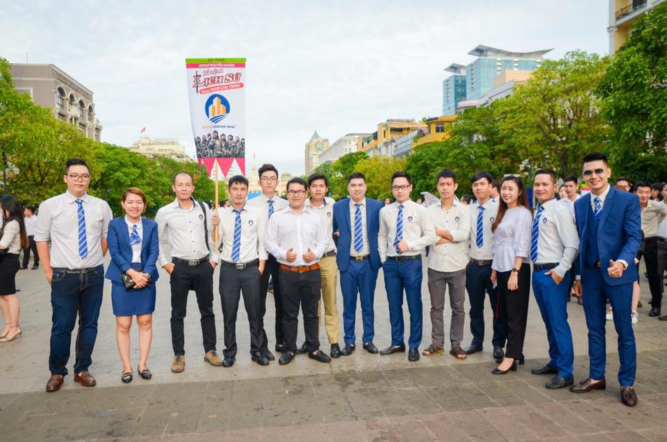 môi giới bất động sản
