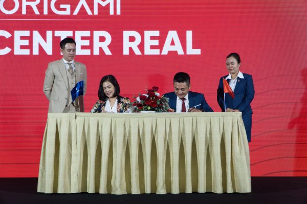 Ký kết đại lý F1 Vinhomes Grand Park
